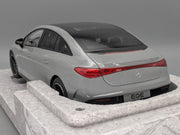 Modellautos 1:18 NZG Mercedes Benz EQE Alpin Grau Uni mit Dealer OVP
