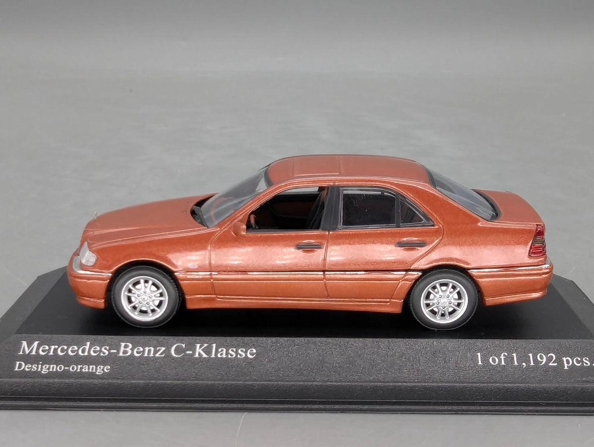 Modellautos 1:43 Minichamps Mercedes Benz C-Class 1997 Designo Orange mit OVP