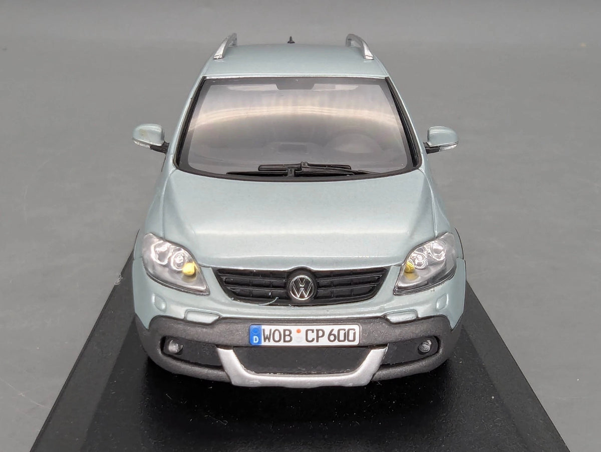 Modellautos 1:43 Minichamps Volkswagen VW Cross Golf Iceblue Metallic Dealer OVP