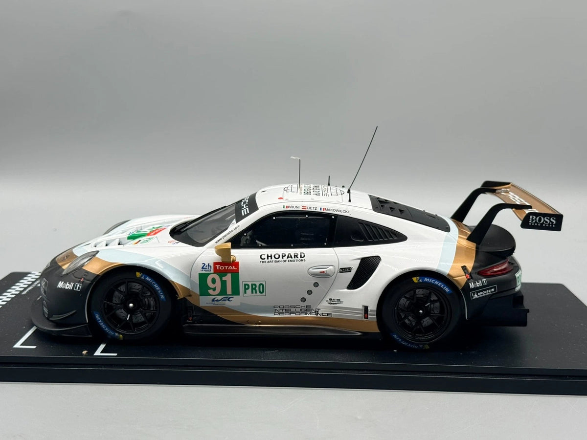 Modellautos 1:18 Ixo Porsche 911 RSR Le Mans 24h 2019 #91 mit OVP