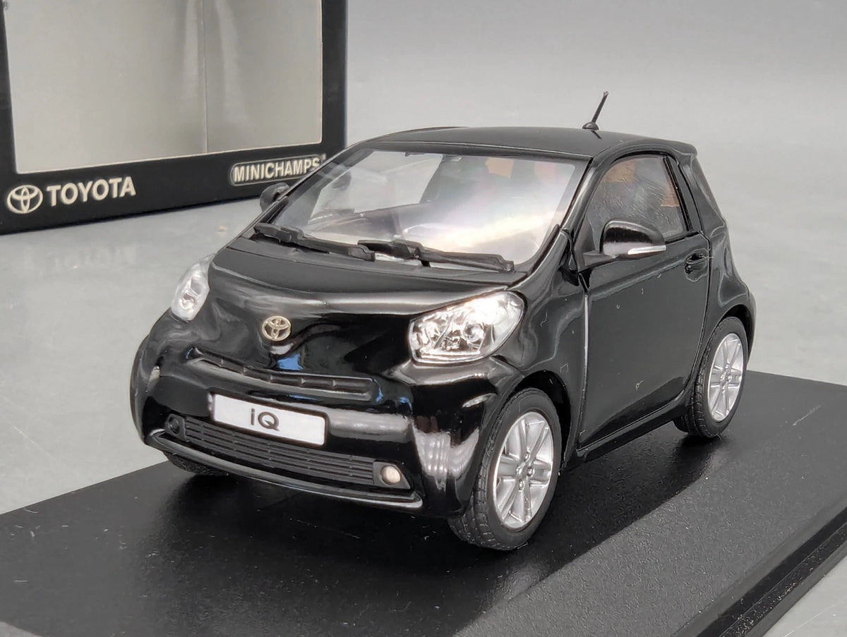 Modellautos 1:43 Minichamps Toyota IQ Schwarz mit OVP
