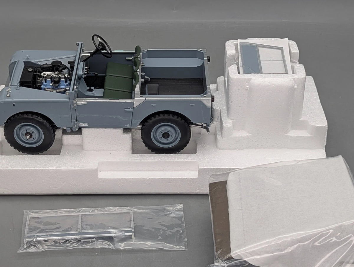 Modellautos 1:18 Minichamps Land Rover 1949 Grau mit OVP