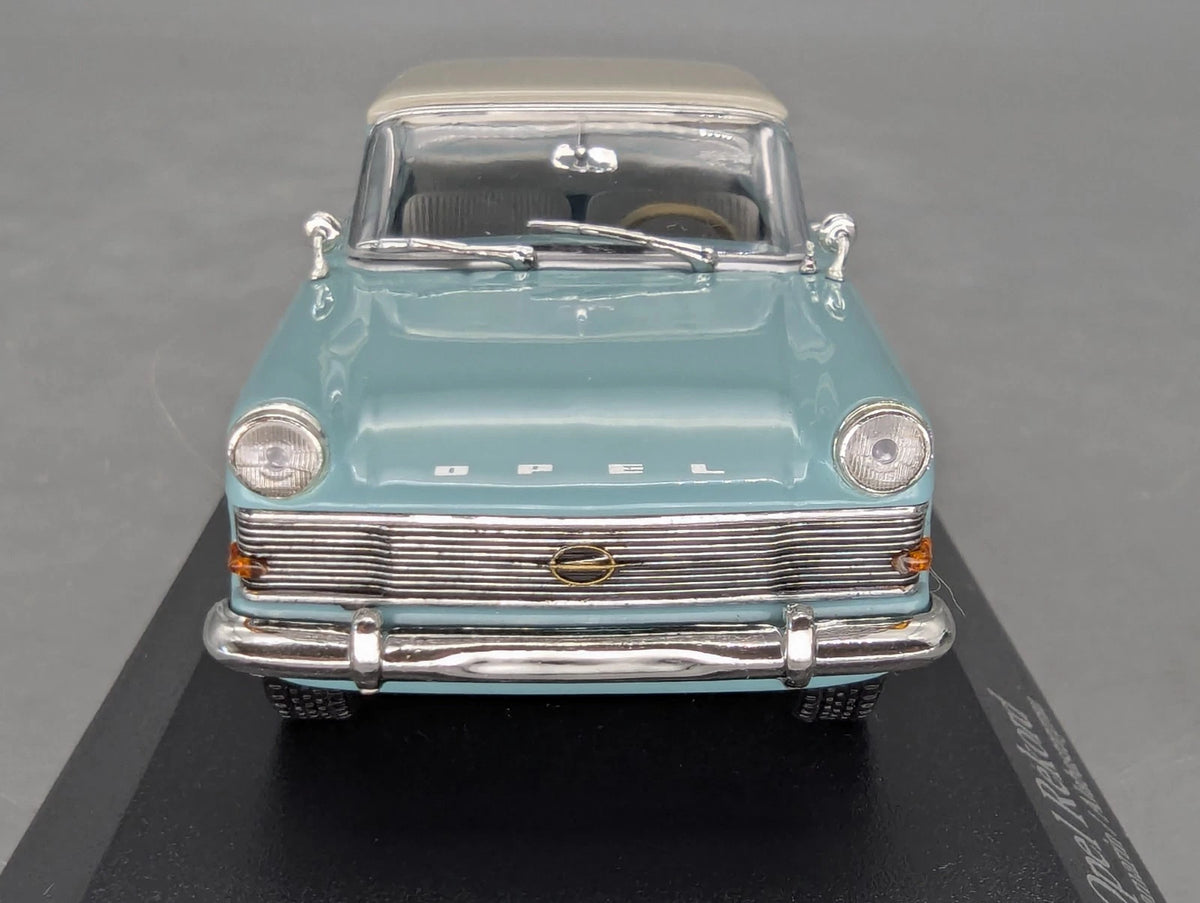 Modellautos 1:43 Minichamps Opel Rekord P2 1960 Blau Grau mit OVP