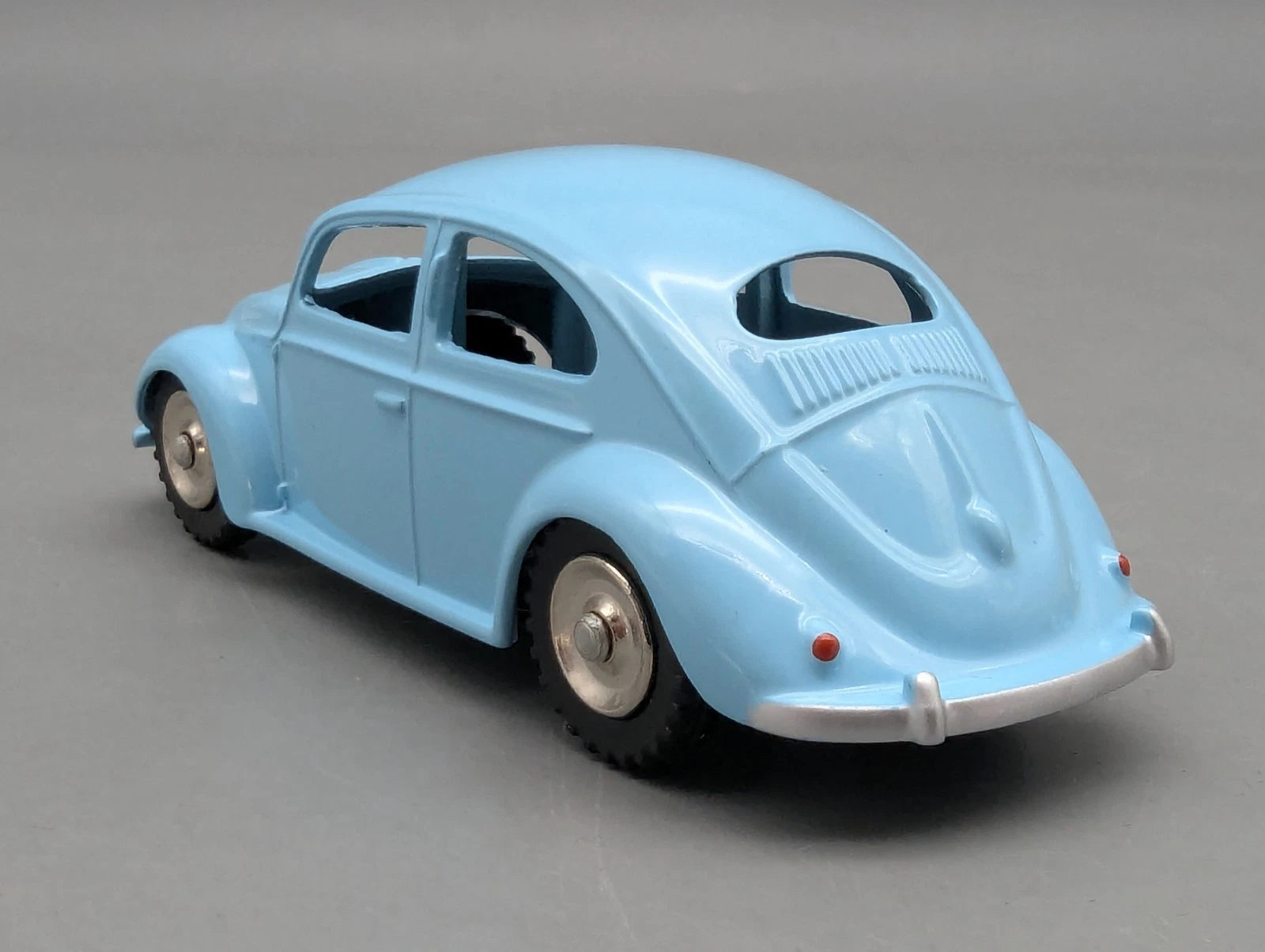 Modellauto 1:43 Dinky Toys 181 heute Mattel Volkswagen VW Käfer mit OVP