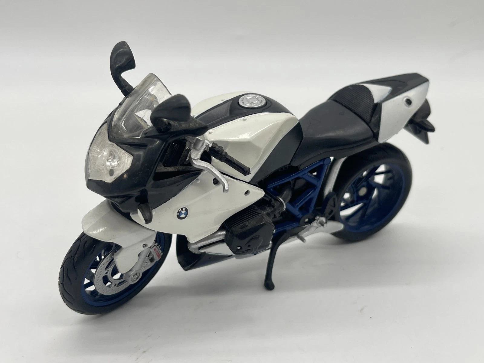 Motorrad Modell 1:18 Maisto BMW HP2 SPORT weiss / schwarz