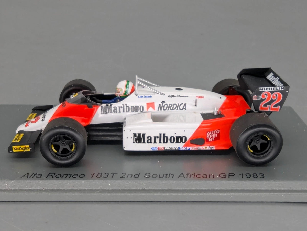 Modellautos 1:43 Spark S8806 Alfa Romeo 183T 2nd SA GP 1983 #22 de Cesaris OVP
