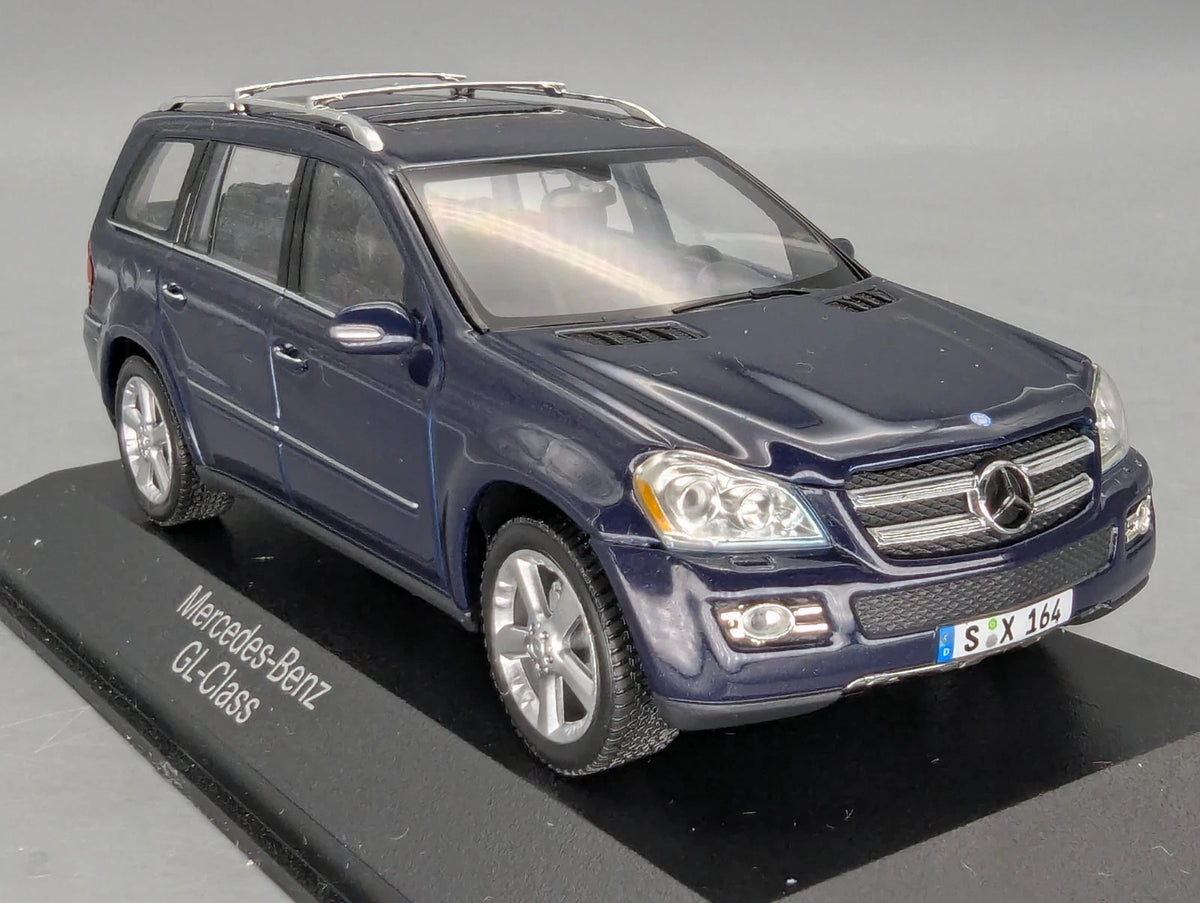 Modellautos 1:43 Minichamps Mercedes Benz GL-Klasse Tansanit-Blau Dealer OVP