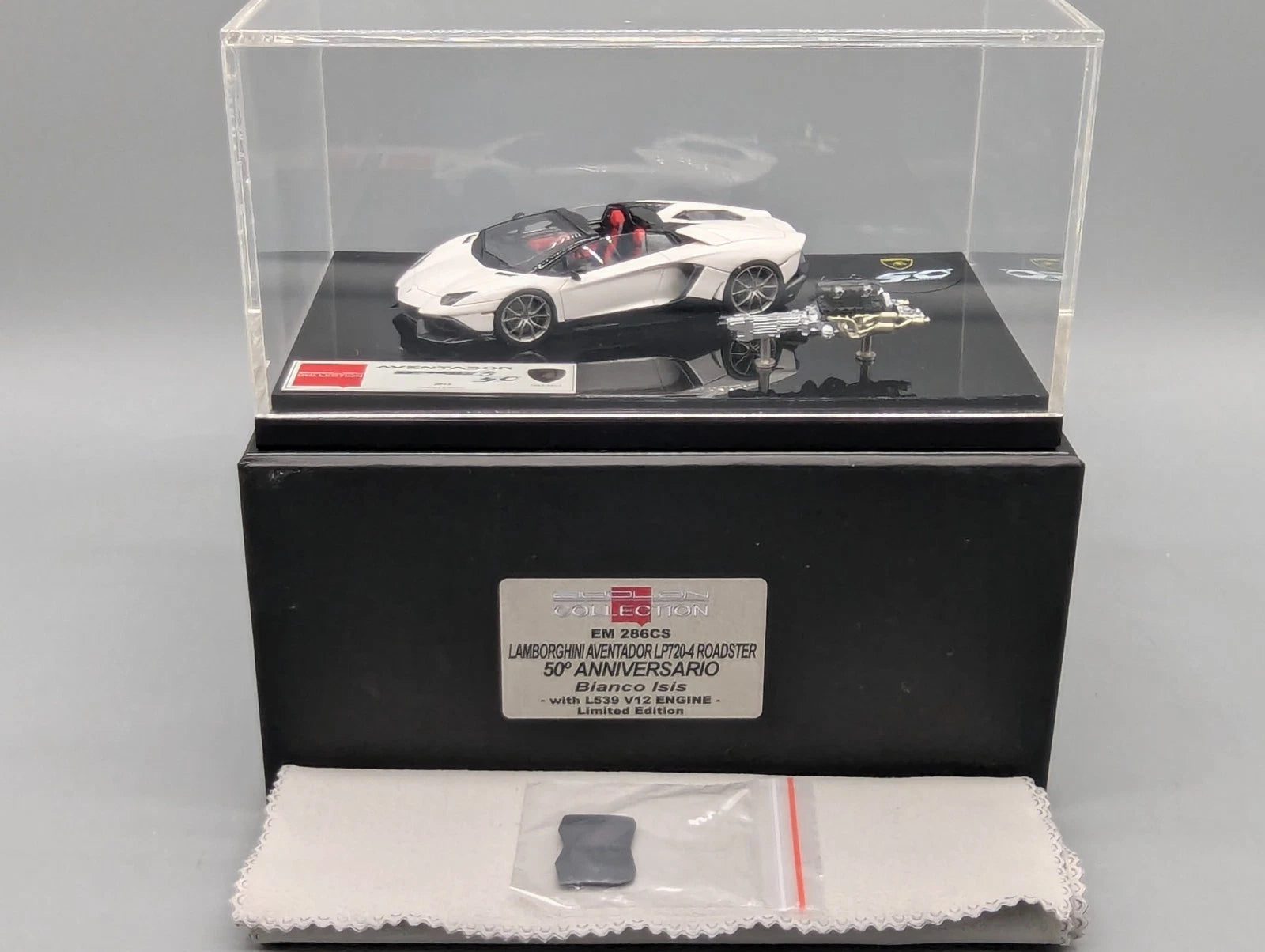 Eidolon Make Up 1:43 Lamborghini Aventador LP720-4 Roadster Engine Set Weiß OVP