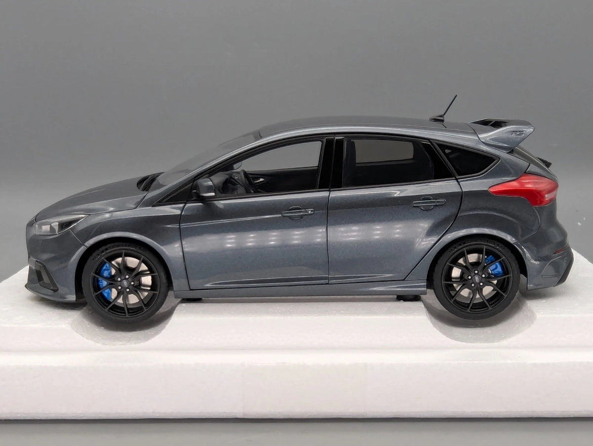Modellautos 1:18 AUTOart 72954 Ford Focus RS 2016 Stealth Grey mit OVP