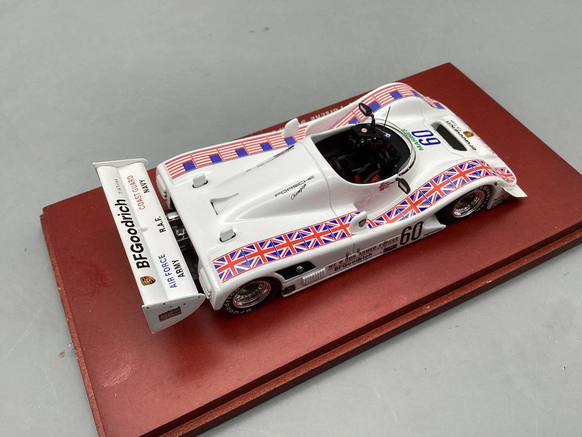 Modellautos 1:43 TrueScale TSM Porsche 966 IMSA Daytona 1991 mit Vitrine