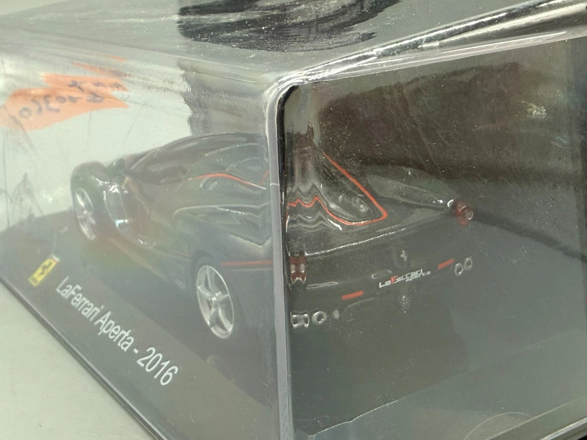Modellautos 1:43 Altaya Ferrari LaFerrari Aperta mit OVP