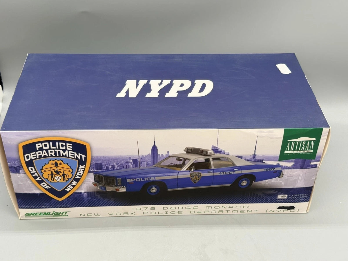 Modellautos 1:18 Greenlight Dodge Monaco NYPD 1978 OVP