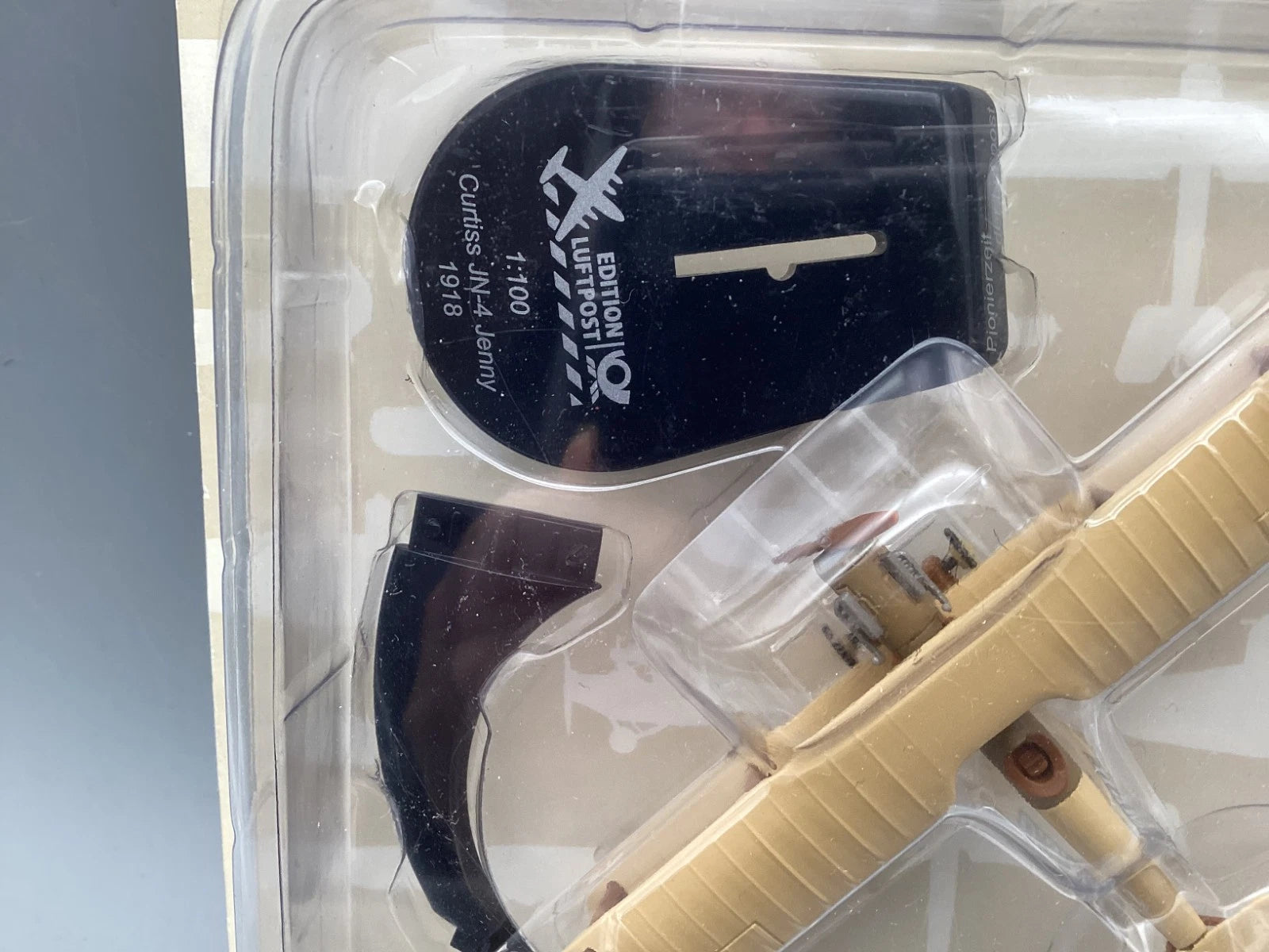 Flugzeug Modell 1:100 SkyStars Edition Luftpost Curtiss JN-4 Jenny 1918 mit OVP