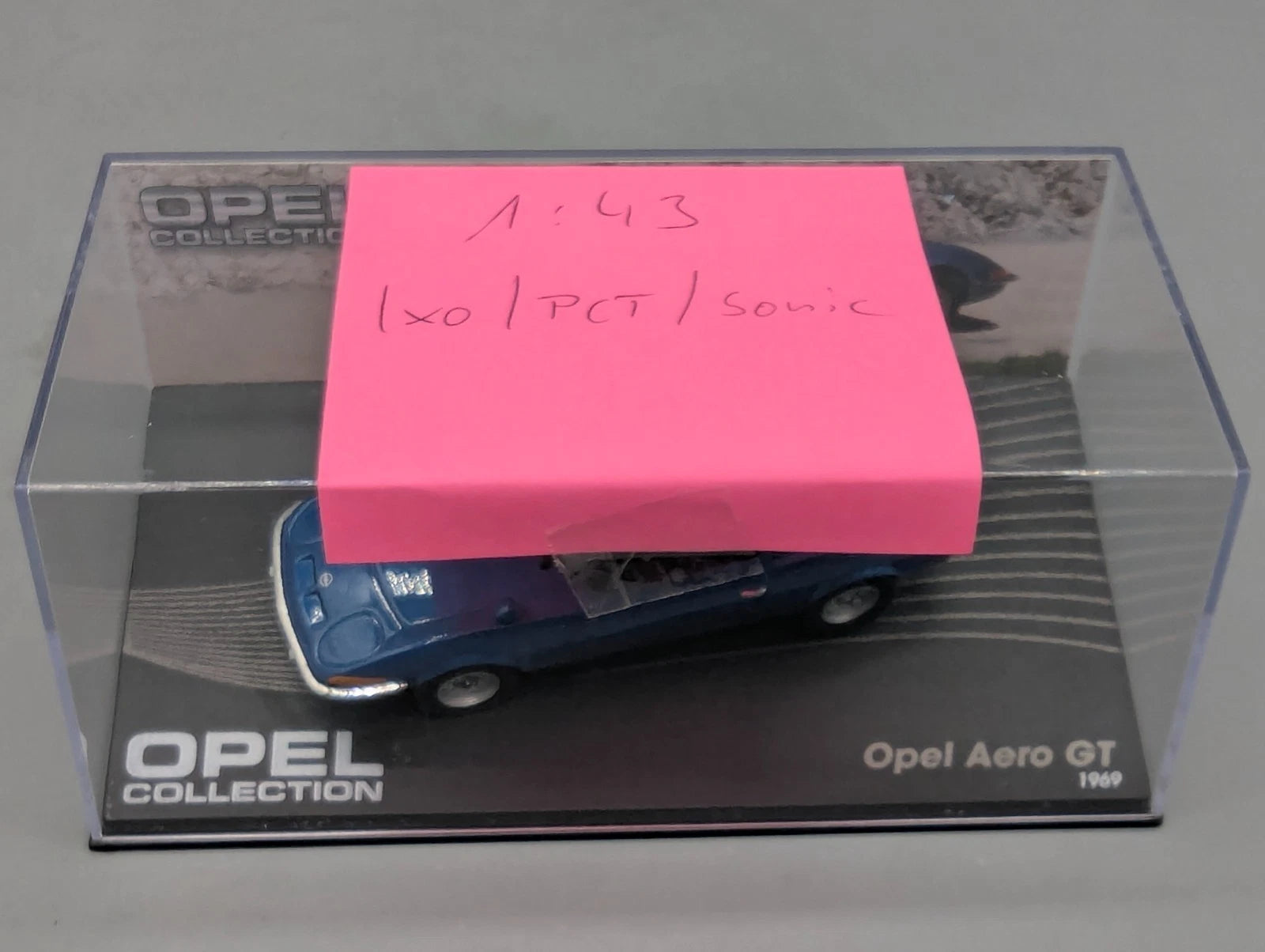 Modellautos 1:43 Ixo für Eaglemoss Opel Collection Opel Aero GT 1969 mit Vitrine