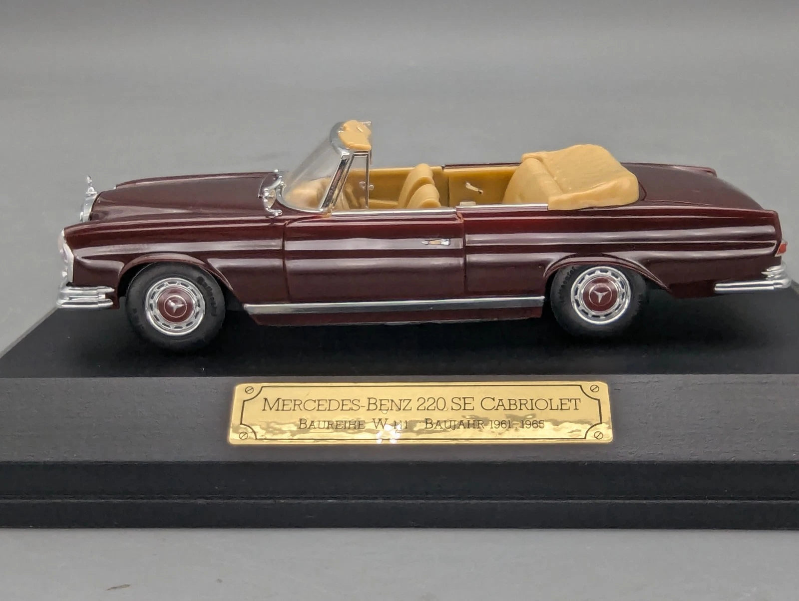 Modellautos 1:43 Faller Memory Cars Mercedes-Benz 220 SE Cabriolet Vitrine