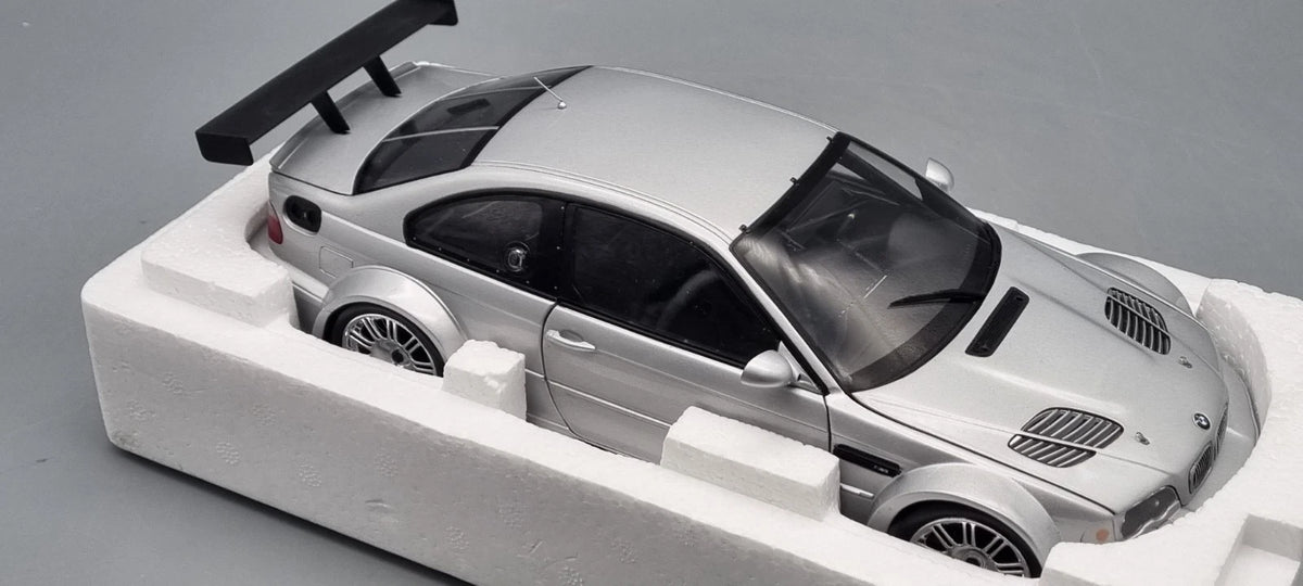 Modellautos 1:18 Minichamps 100 012100 BMW M3 GTR Street 2001 silver OVP
