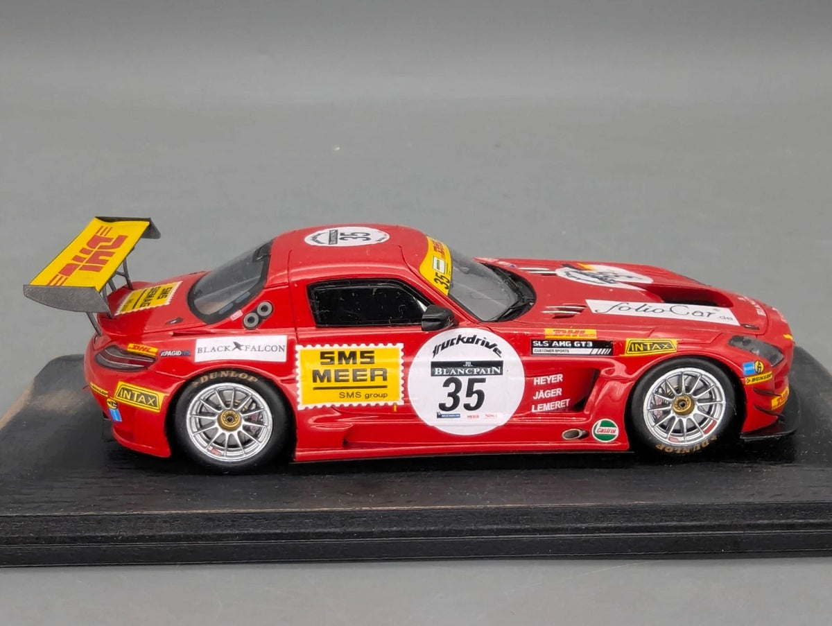 Modellautos 1:43 Spark Mercedes SLS AMG GT3 24h Spa 2011 "Rote Sau" #35 Vitrine