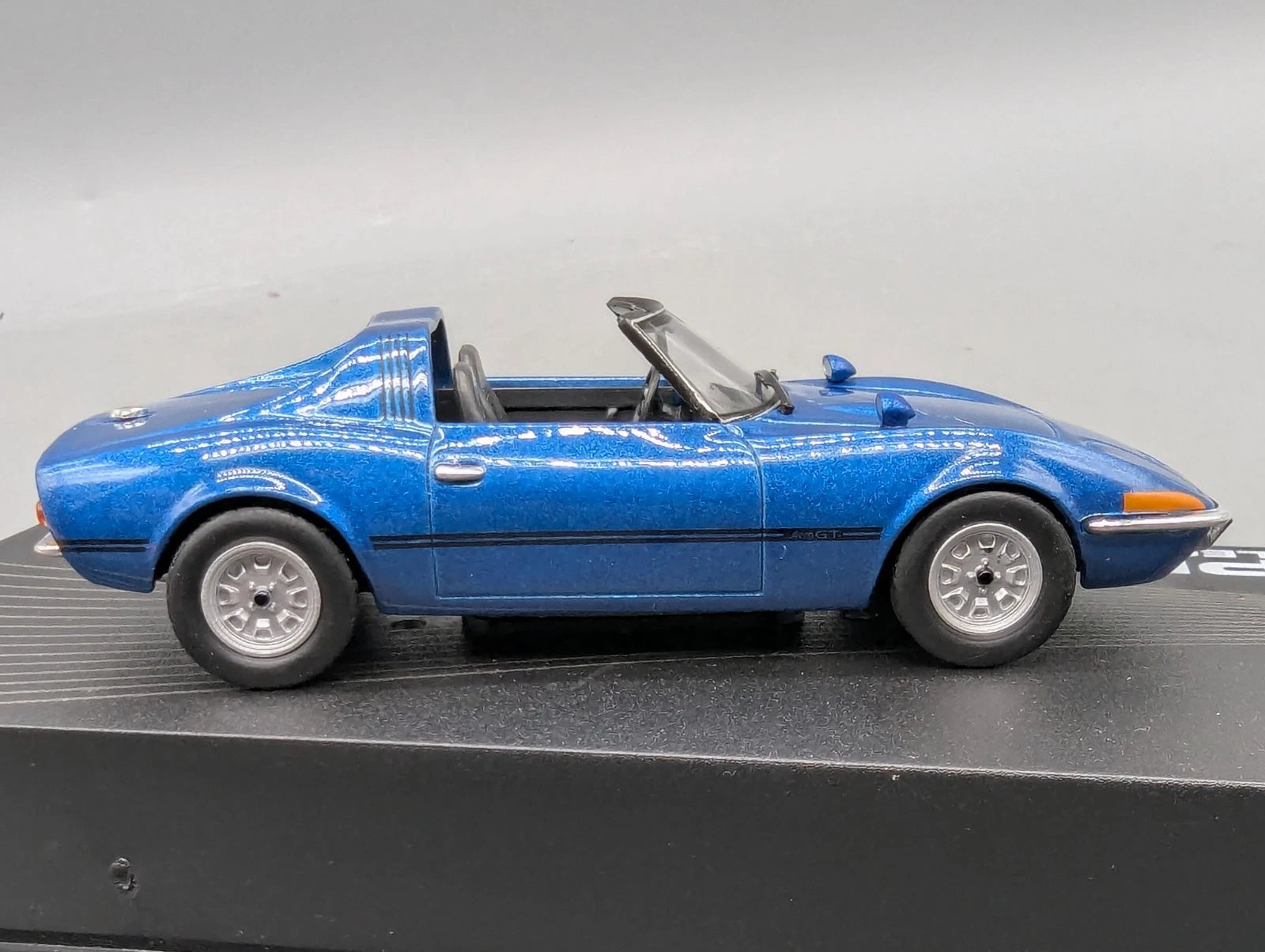 Modellautos 1:43 Ixo für Eaglemoss Opel Collection Opel Aero GT 1969 mit Vitrine