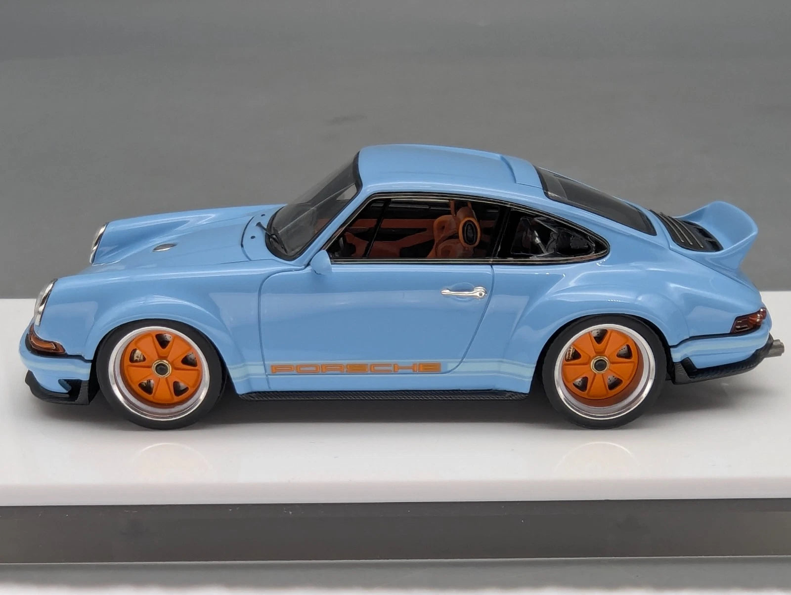 Eidolon Make Up 1:43 Porsche Singer DLS 2022 Gulf Blue Ltd 090/150 mit OVP