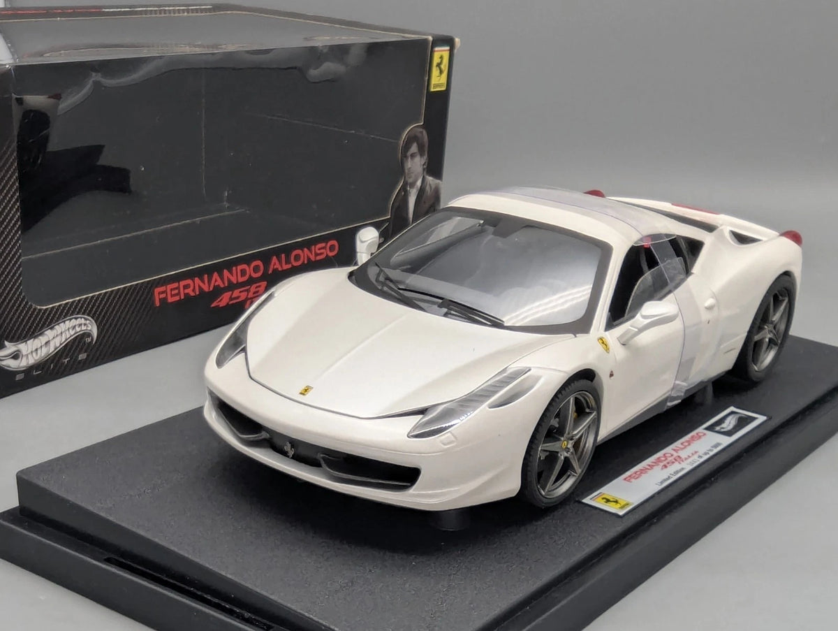Modellautos 1:18 Hot Wheels Elite Ferrari 458 Italia Fernando Alonso mit OVP
