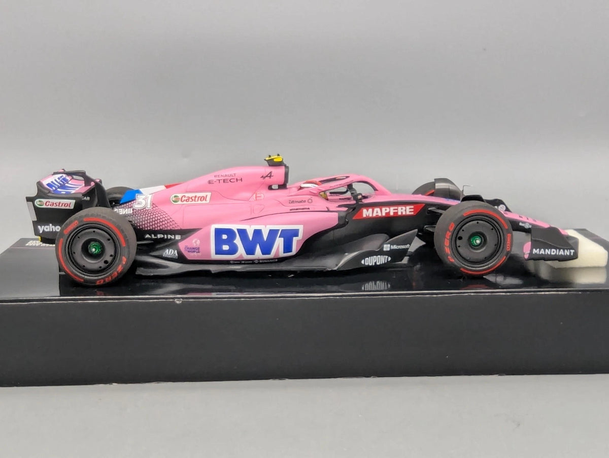 Modellautos 1:18 Minichamps BWT Alpine Bahrain GP 2022 #31 Esteban Ocon mit OVP