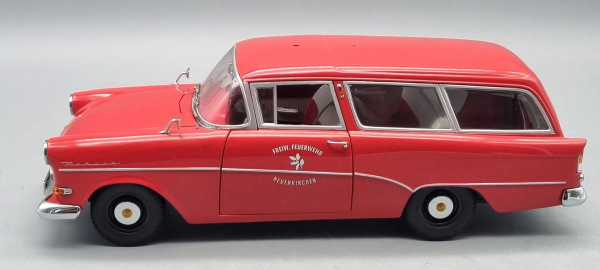 Modellautos 1:18 Minichamps 180 043291 Opel Rekord P1 Caravan Feuerwehr OVP