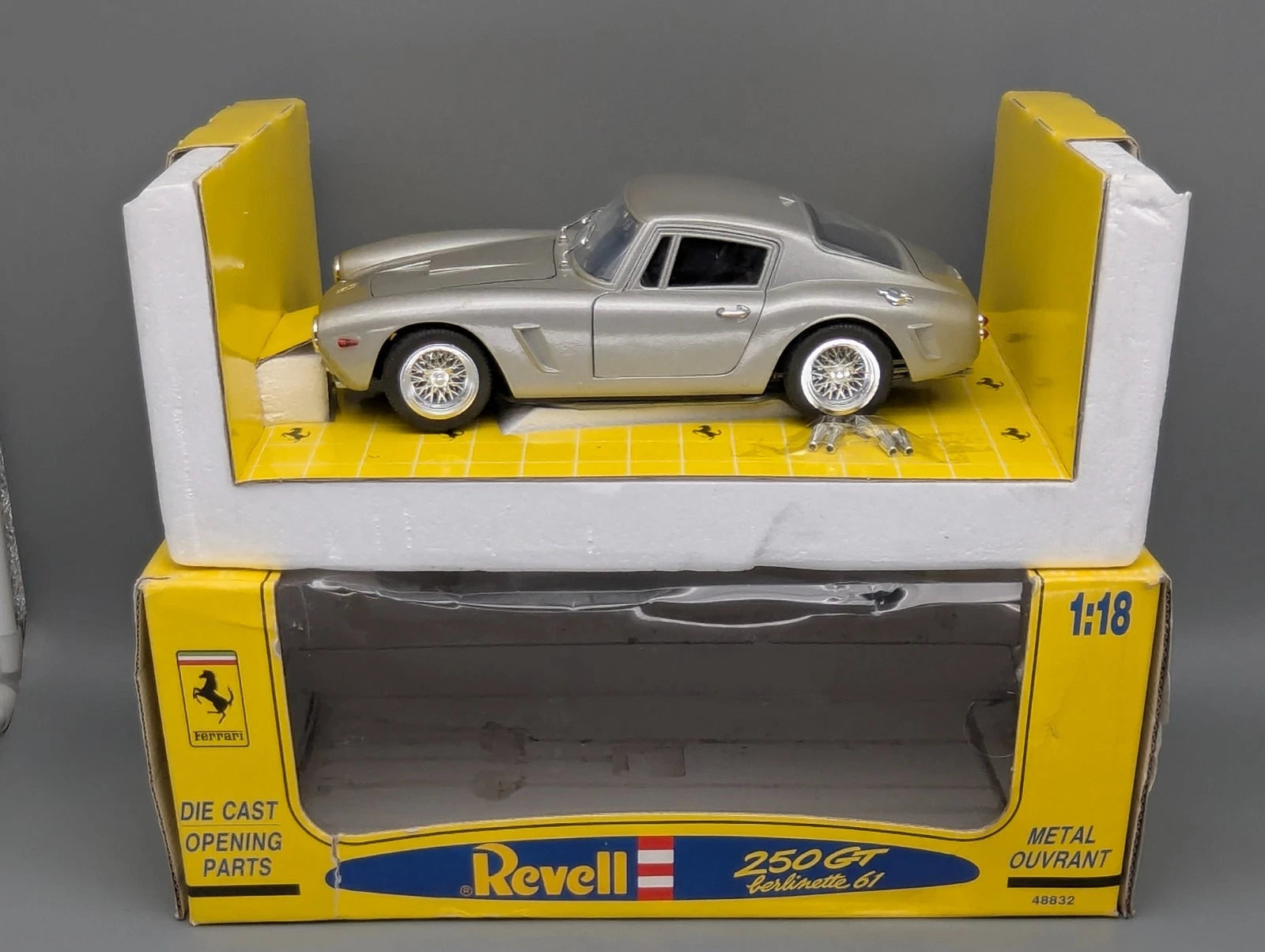 Modellautos 1:18 Revell Ferrari 250 GT Berlinetta 1961 mit OVP