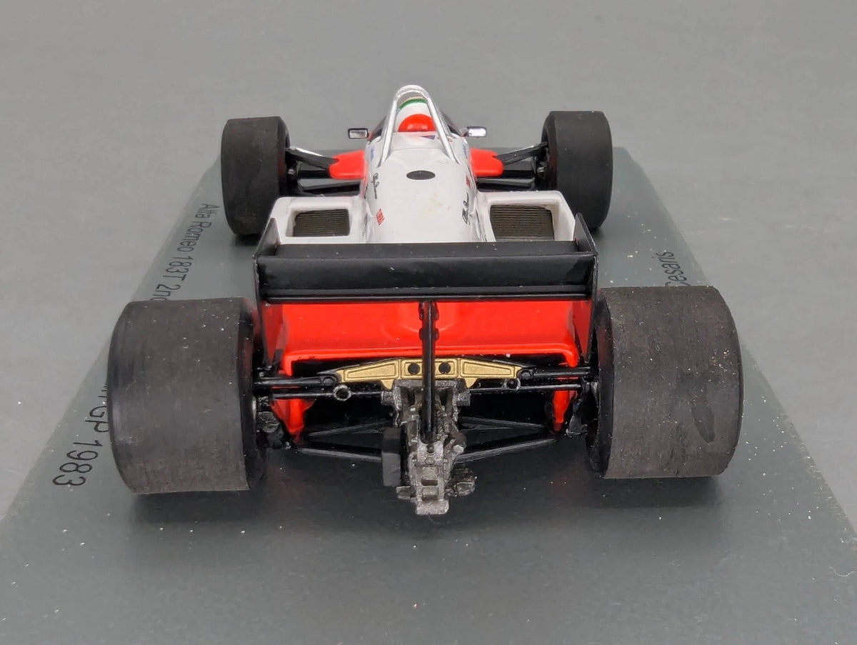 Modellautos 1:43 Spark S8806 Alfa Romeo 183T 2nd SA GP 1983 #22 de Cesaris OVP