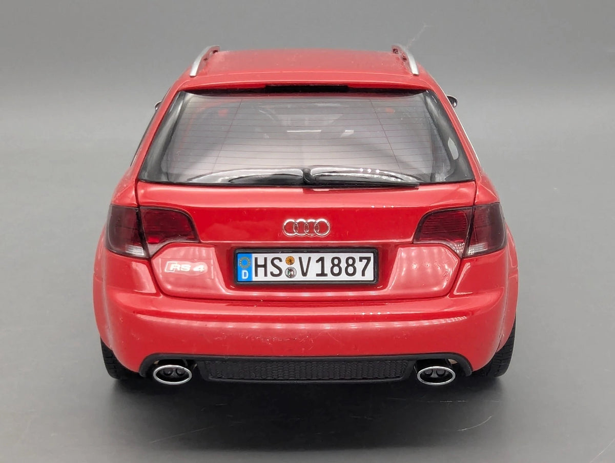 Modellautos 1:18 Minichamps Audi RS 4 Avant 2006 Rot mit OVP