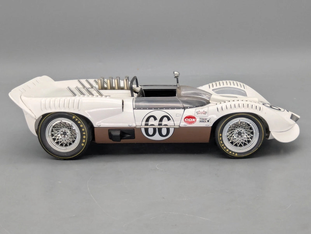 Modellautos 1:18 AUTOart Millenium 86496 Chaparral 2 Sport Race 1965 #66 mit OVP