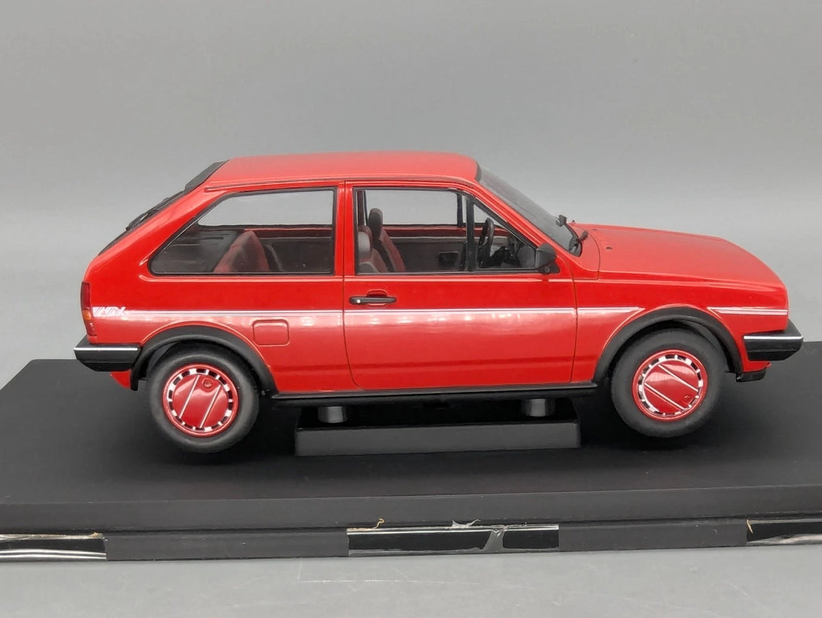 Modellautos 1:18 MCG Modelcar Group Volkswagen VW Polo II Fox GT Coupe Rot OVP
