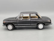 Modellautos 1:18 AUTOart Millenium 70503 BMW 2002 L Black mit OVP
