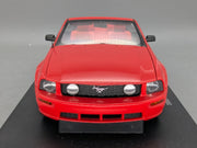 Modellautos 1:18 Autoart 73061 Ford Mustang GT Convertible 2006 Rot mit OVP