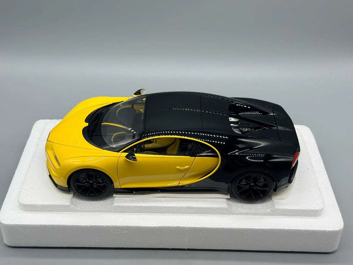 Modellautos 1:18 Autoart Bugatti Chiron mit OVP