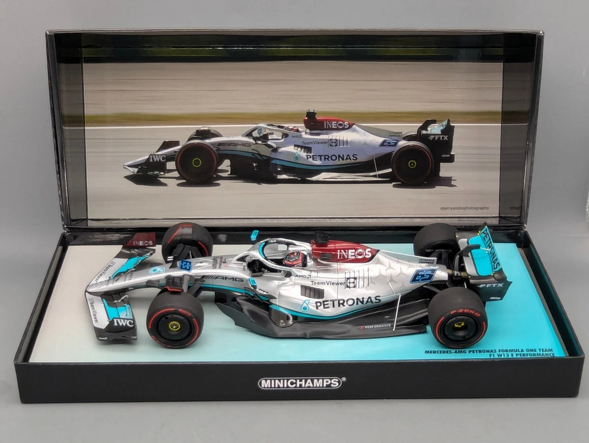 Modellautos 1:18 Minichamps Mercedes AMG F1 W13 E Performance #63 G. Russell OVP