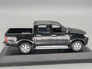 Modellautos 1:43 Minichamps Toyota Hillux Schwarz mit OVP