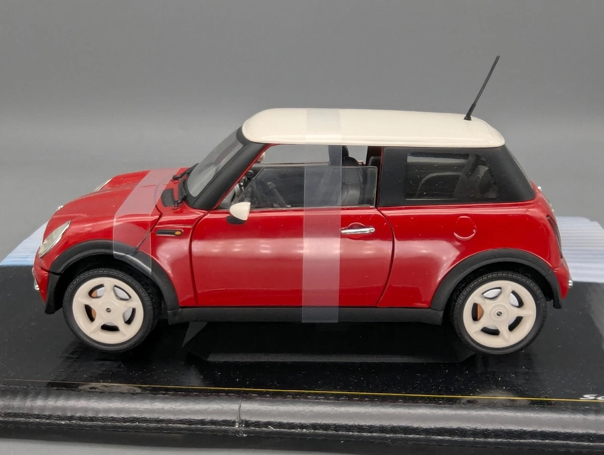 Modellautos 1:18 Solido New Mini 2001 mit OVP