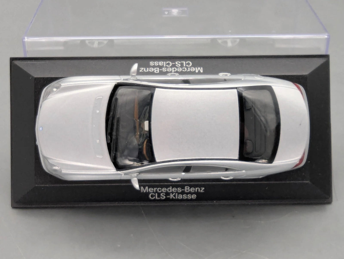 Modellautos 1:43 Minichamps Mercedes Benz CLS-Klasse mit Dealer OVP