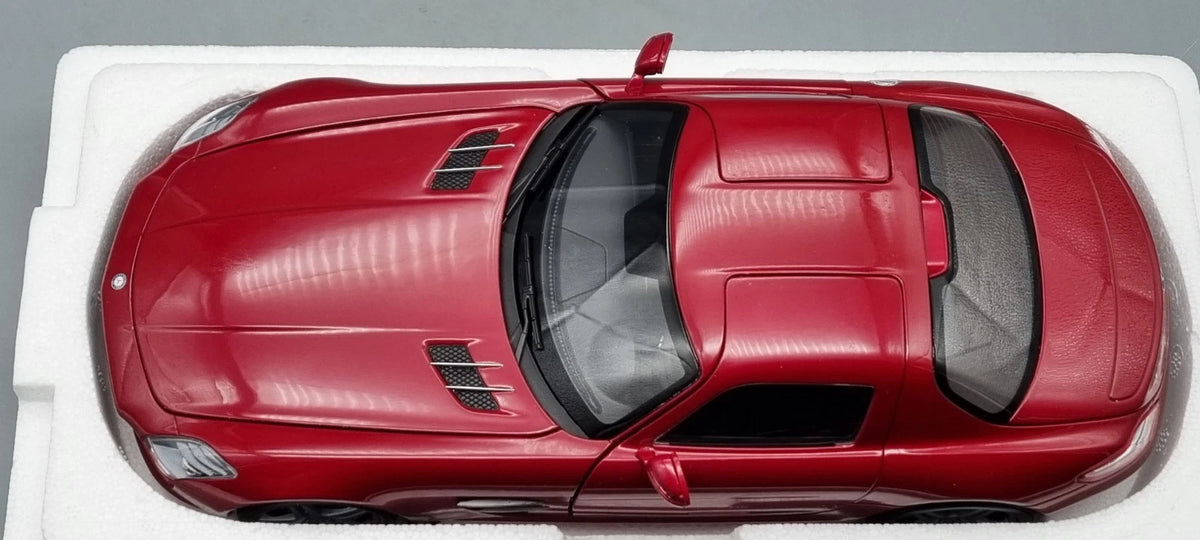 Modellautos 1:18 Minichamps 100 039020 Mercedes-Benz SLS AMG 2010 OVP