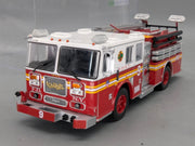 Modellautos 1:43 vermtl. Ixo Seagrave Marauder II Feuerwehr New York in Vitrine