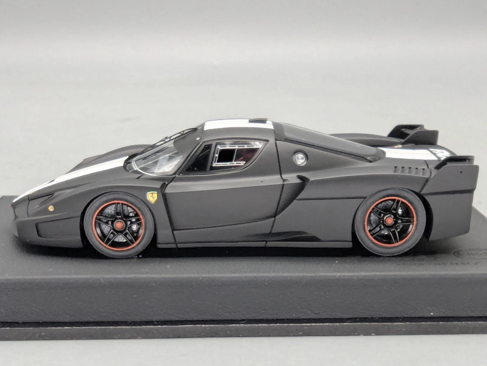 Modellautos 1:43 BBR Ferrari FXX  2006 Black Matt Ltd 19/20 mit Vitrine und OVP