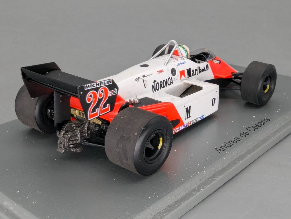 Modellautos 1:43 Spark S8806 Alfa Romeo 183T 2nd SA GP 1983 #22 de Cesaris OVP