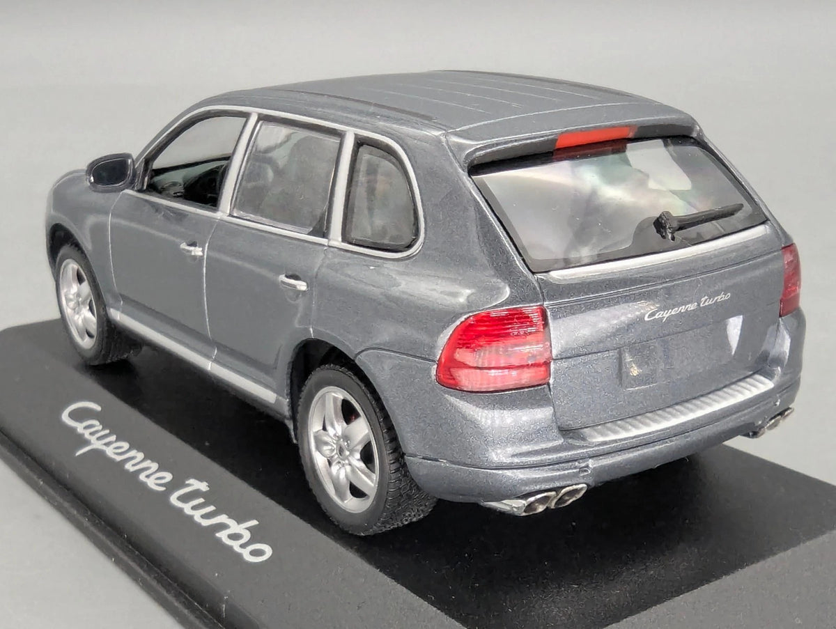 Modellautos 1:43 Minichamps Porsche Cayenne Turbo Grau Metallic WAP Dealer OVP