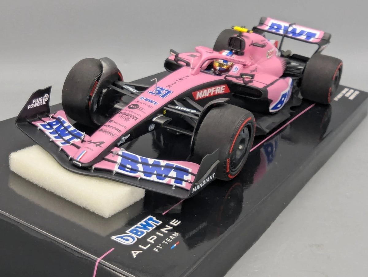 Modellautos 1:18 Minichamps BWT Alpine Bahrain GP 2022 #31 Esteban Ocon mit OVP