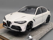 Modellautos 1:18 Solido Alfa Romeo Giulia GTA Blanco Trofeo 2022 OVP