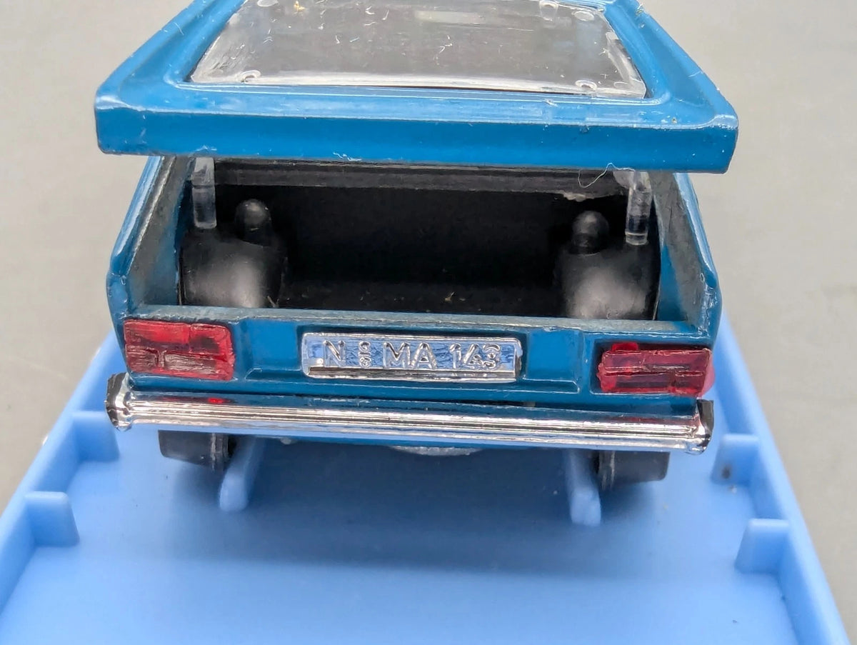 Modellautos 1:43 Schuco 301623 Volkswagen VW Polo in Original Schuco Vitrine