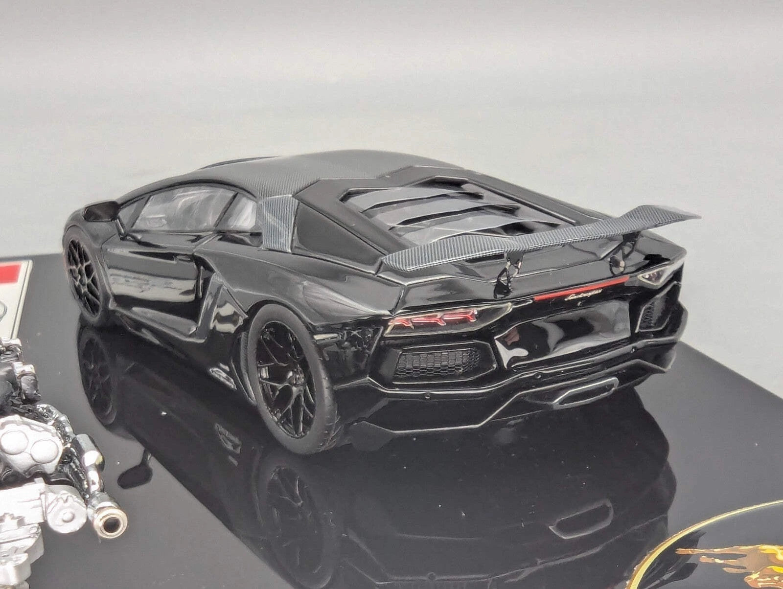 Eidolon Make Up 1:43 Lamborghini Aventador LP760-2 Engine Set Oakley Black OVP