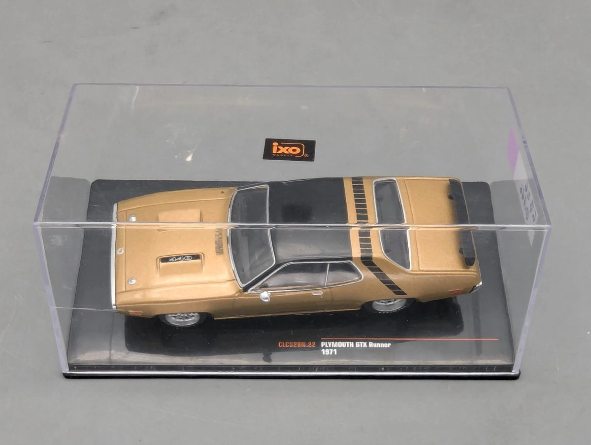 Modellautos 1:43 Ixo Plymouth GTX Runner 1971 mit Vitrine