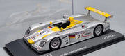 Modellautos 1:43 Minichamps Audi R8 24h Le Mans 2001 #2 1/2400 Vitrine