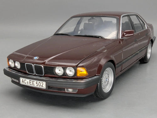 Modellautos 1:18 Minichamps BMW 730i 1987 E32 Rot Metallic mit OVP